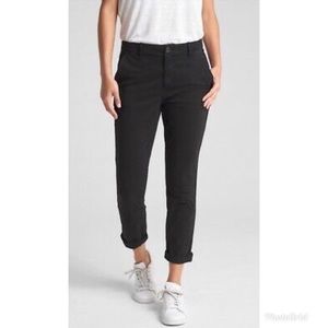 Gap Women’s Girlfriend Cropped Twill Chinos